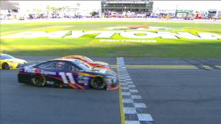 Illustration for article titled Denny Hamlin Wins Closest Daytona 500 Ever With Insane Photo Finish