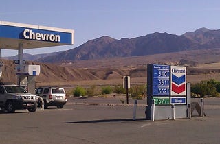 Illustration for article titled Death Valley Chevron's $5.40 gas will kill your wallet