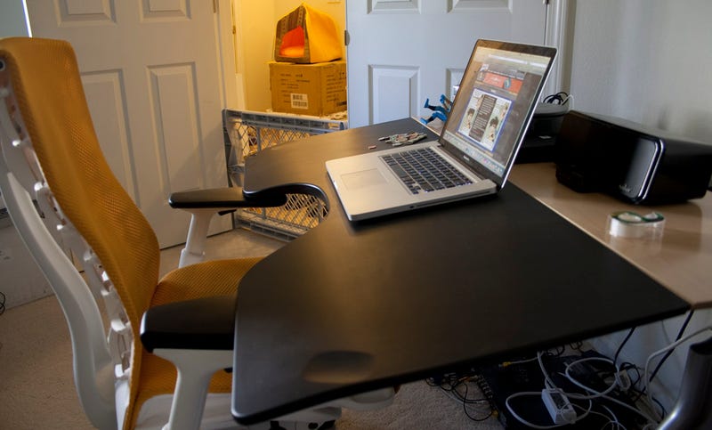 Review Herman Miller Envelop Reclining Desk The Herman Miller Em Chair Is Best We Ve Sat On But Its Creators Wanted A Companion Desk So Your Entire Working Experience Comfortable