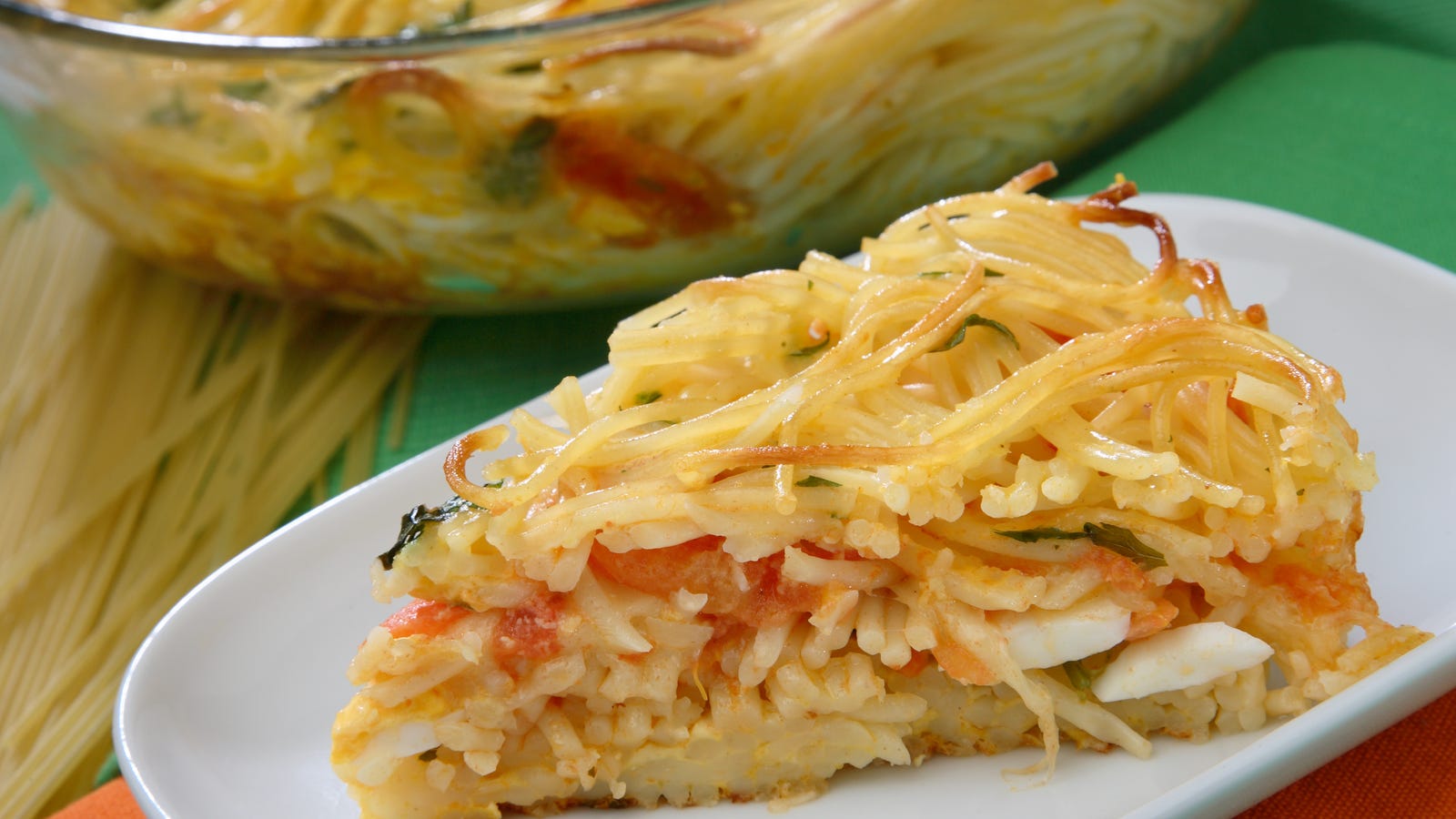 Пирог с макаронами