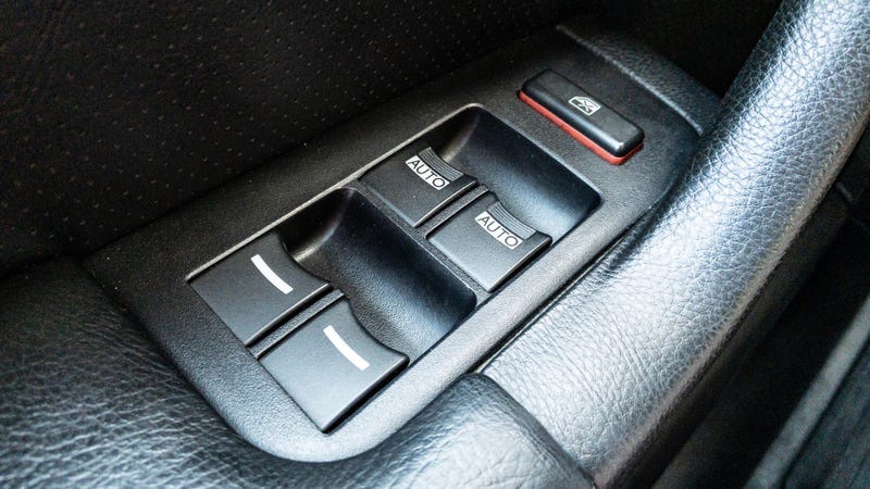 The 2005 Acura TL’s window switches are very good