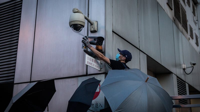 Illustration for article titled How Hong Kong’s Protestors Are Hindering (and Hijacking) the Tools of Surveillance