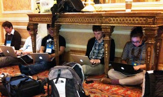 Illustration for article titled Improvised Press Room, CES-Style