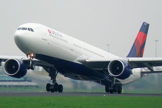 Illustration for article titled Play Some FarmVille, Then Book a Delta Flight on Facebook