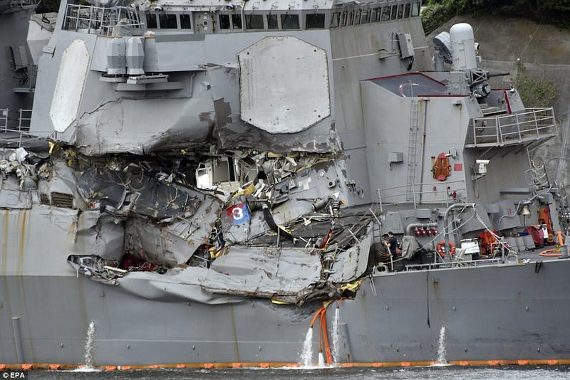 Illustration for article titled Why The Destroyer Crash That Killed Seven U.S. Sailors Doesn't Make Sense