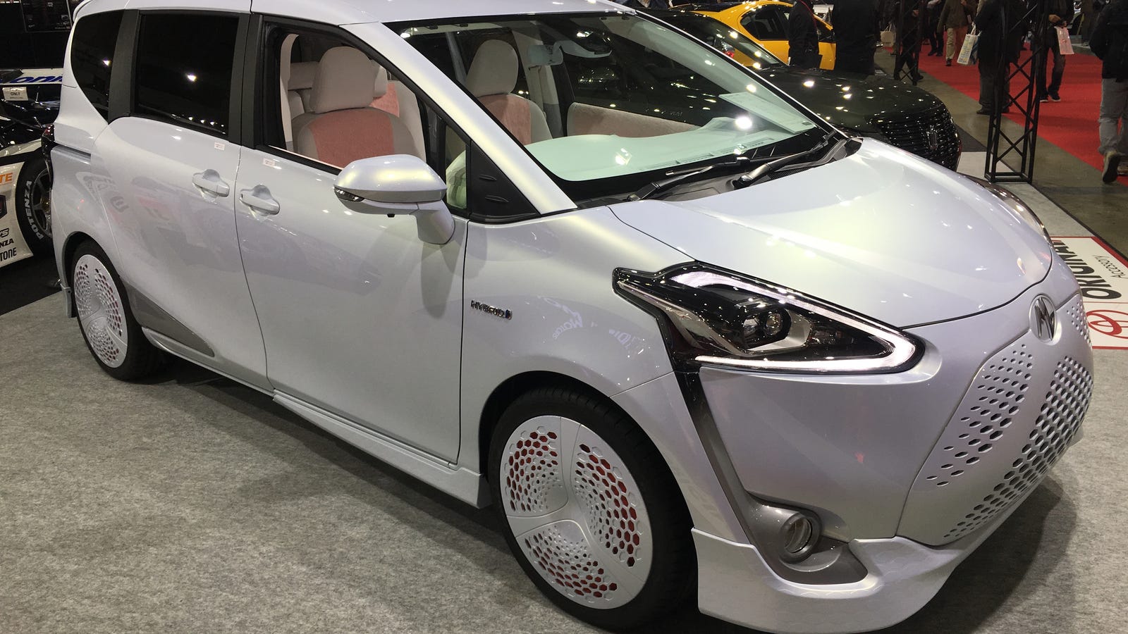 Toyota Сиента 2016