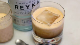 <i>3-Ingredient Happy Hour: A Toasty Russian