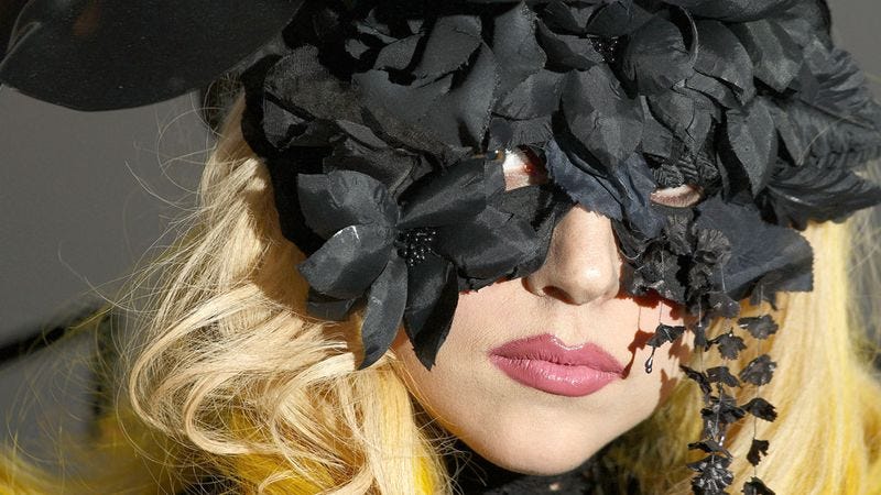 Illustration for article titled Lady Gaga Kidnaps Commissioner Gordon