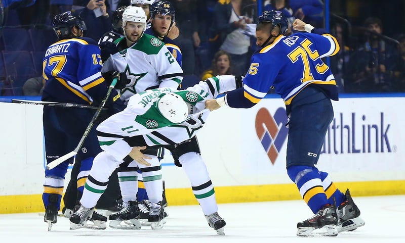 Illustration for article titled Ryan Reaves Blows The Stars A Kiss After Beatdown