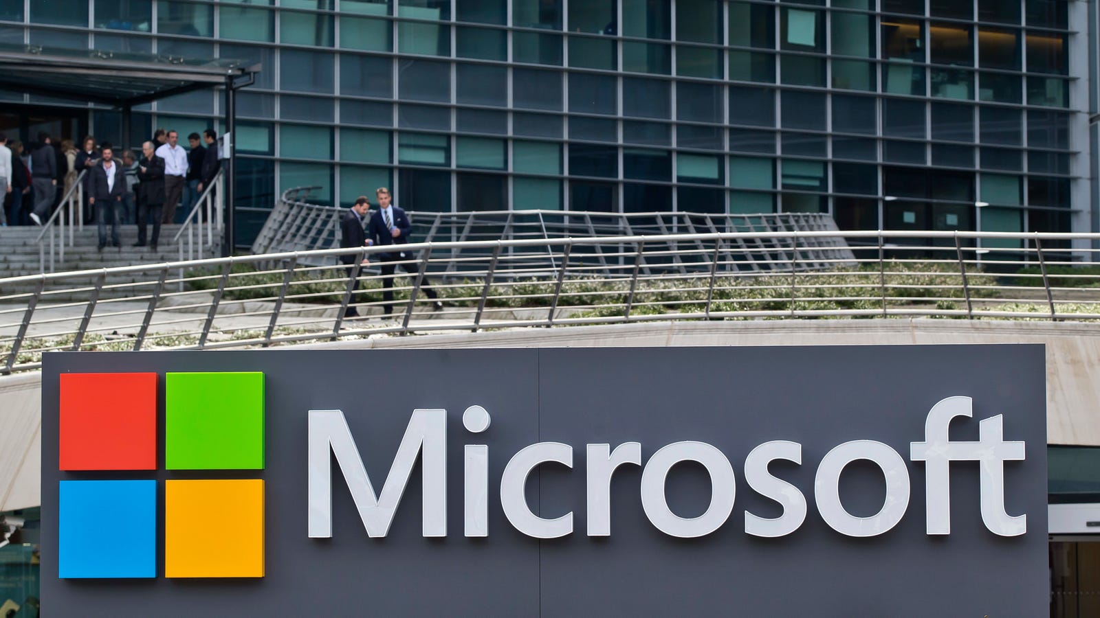 photo of Microsoft Pats Itself on Back For Some Pretty Weak Climate Pledges image