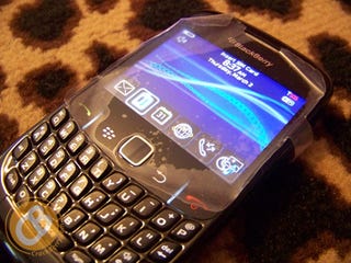 Illustration for article titled First Live Shot of BlackBerry Gemini With Optical Mouse
