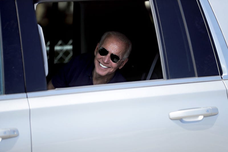 Illustration for article titled Looks Like Uncle Joe’s Gaffes May Be Catching Up With Him; New Poll Finds Him Slipping Into 3-Way Tie With Elizabeth Warren and Bernie Sanders