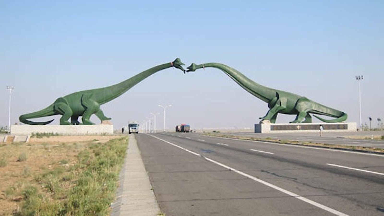 dinosaur statue park