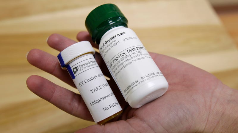 Illustration for article titled Doctor Who Claims Medical Abortions Can Be 'Reversed' Reportedly Lied About His Credentials For Years