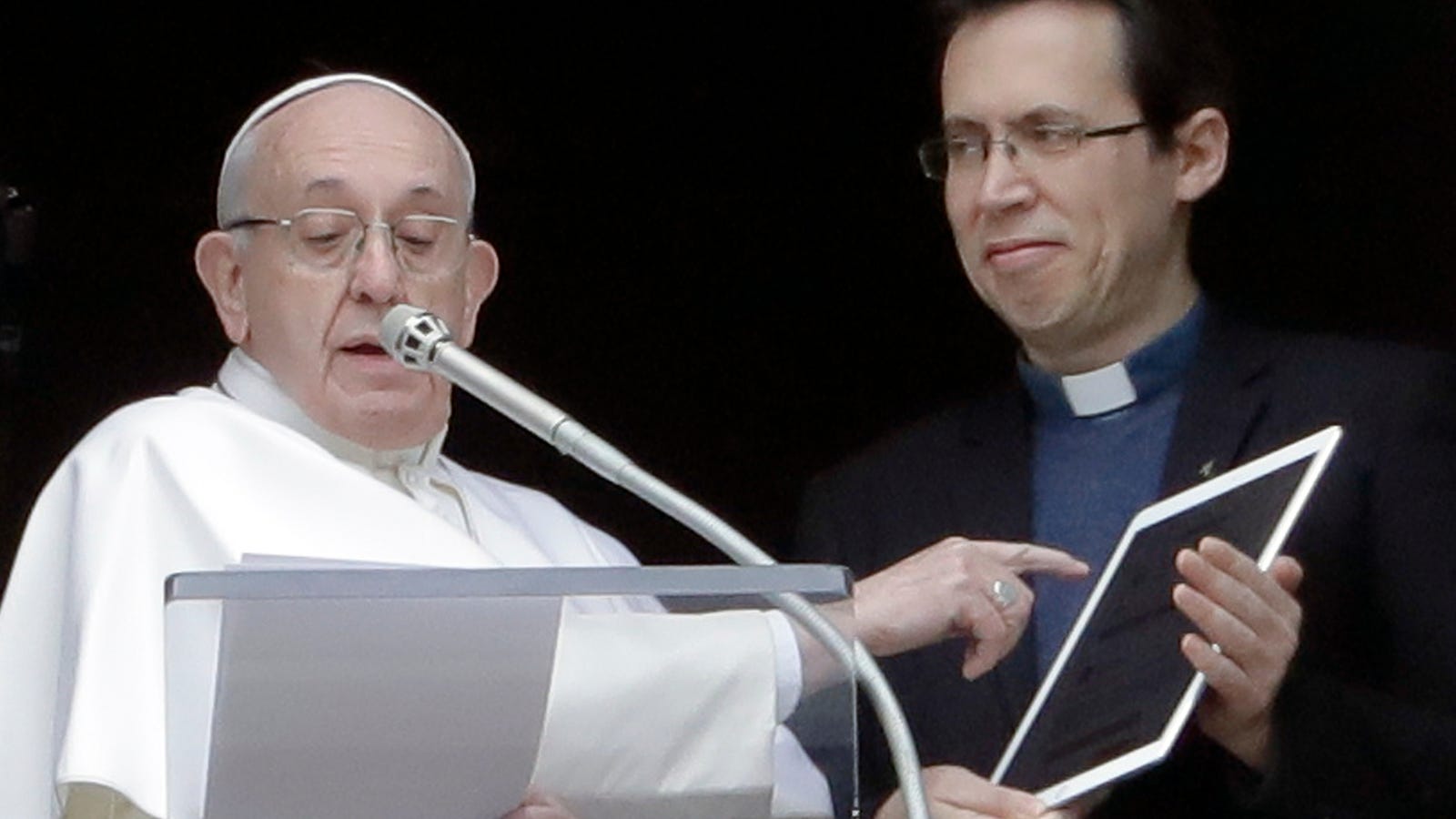 QnA VBage Pope Endorses App