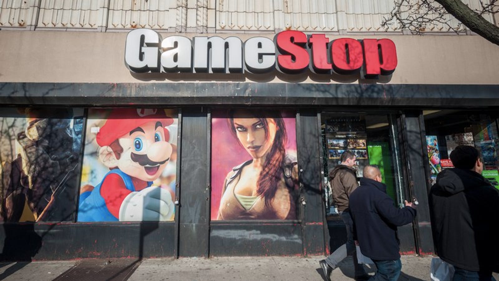 You could win a $250 GameStop gift card—and play some first-person shooters