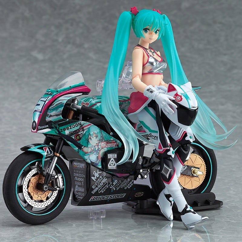 Illustration for article titled figma Racing Miku 2013:EV MIRAI ver. & ex:ride Spride.06-TTZero13
