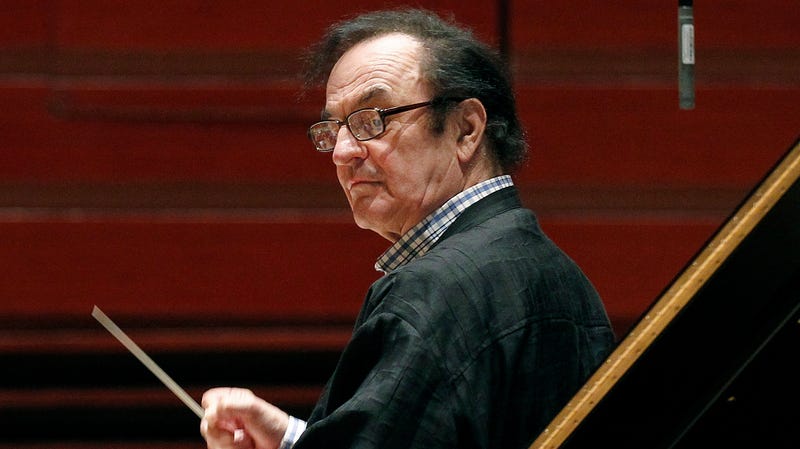 Illustration for article titled Swiss Conductor Accused of Sexual Assault Gets Standing Ovation at Paris Concert