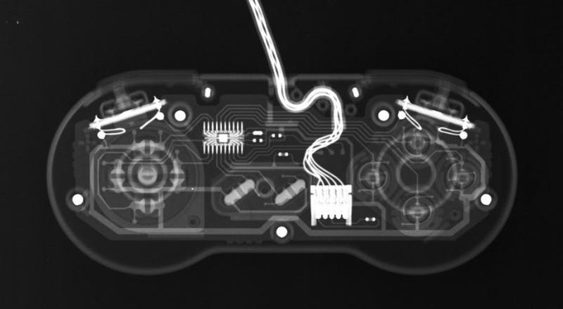 Illustration for article titled The X-Rays of Completely Healthy Game Consoles