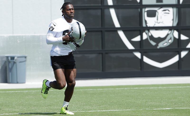 Illustration for article titled Antonio Brown's Not Going To Win This One