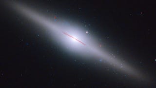 Illustration for article titled Astronomers discover an entirely new class of black hole