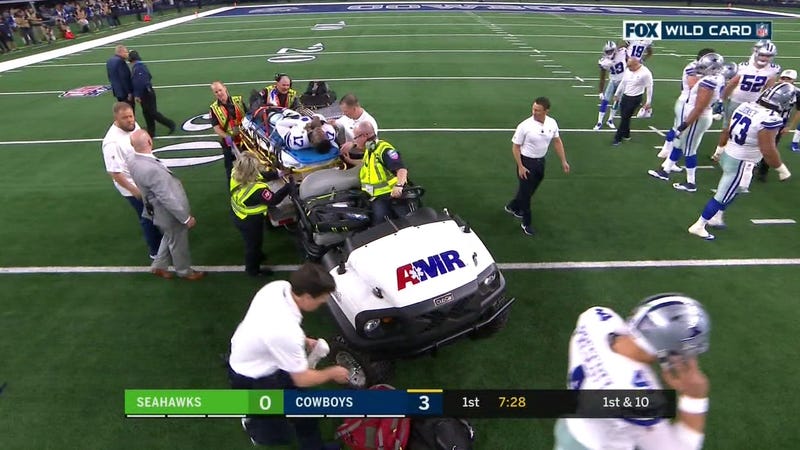 Illustration for article titled Cowboys WR Allen Hurns Leaves Game On Stretcher After Gruesome Leg Injury