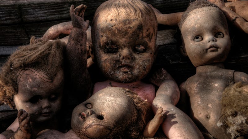 Illustration for article titled World's scariest doll discovered by woman who wrongly insists it's not scary