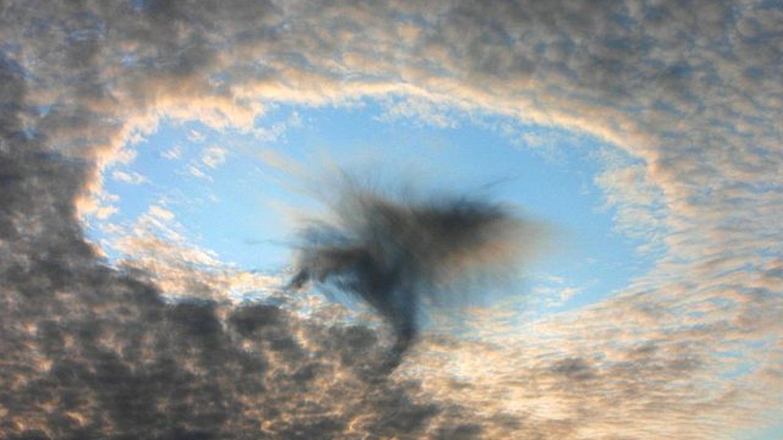 Image result for cloud canal Ø§Ù cloud hole Ø§Ù Fallstreak