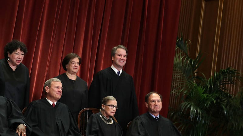 Illustration for article titled Brett Kavanaugh Gets Kudos From Ruth Bader Ginsburg for Hiring All-Female Clerks