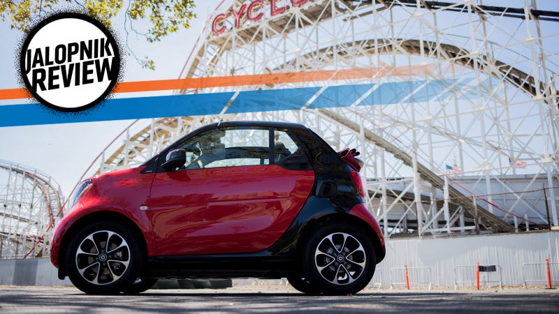 The 2016 Smart Fortwo Cabriolet Is Great At Exactly Two Things