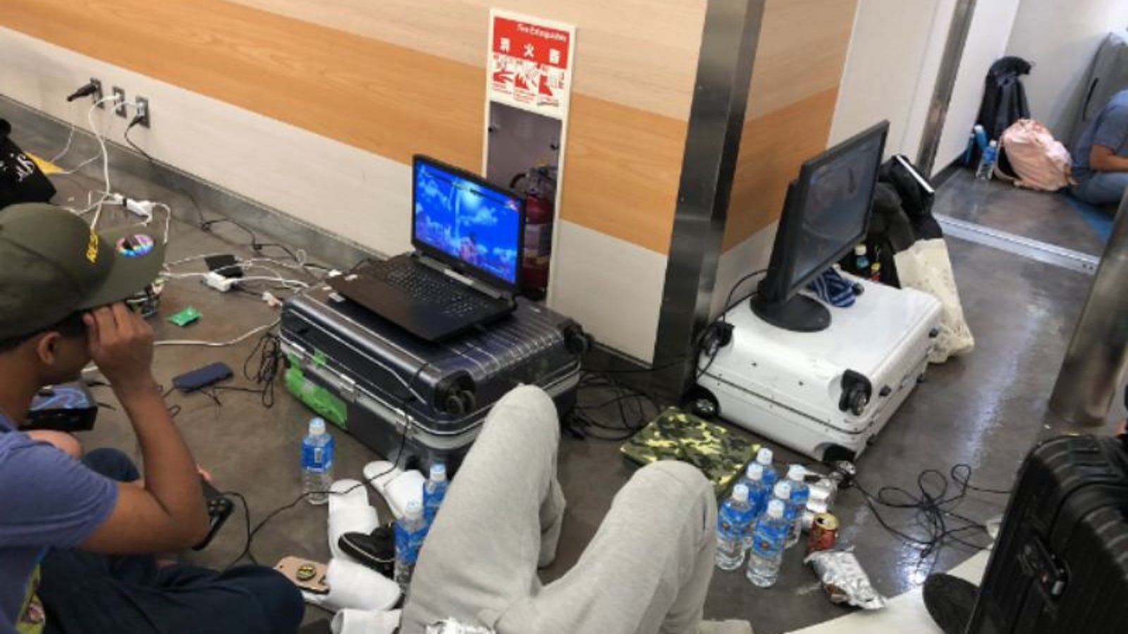 Stranded Pro Gamer Criticized For Using Airport's Electricity