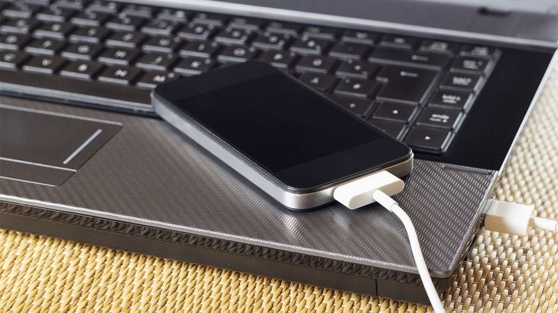 Illustration for article titled 6 Tricks For Making Your Smartphone Battery Last All Day