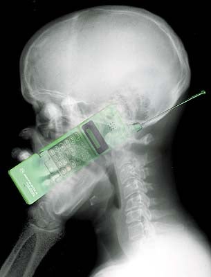 Illustration for article titled Unexpected results from world's largest study of mobile phone cancer risk