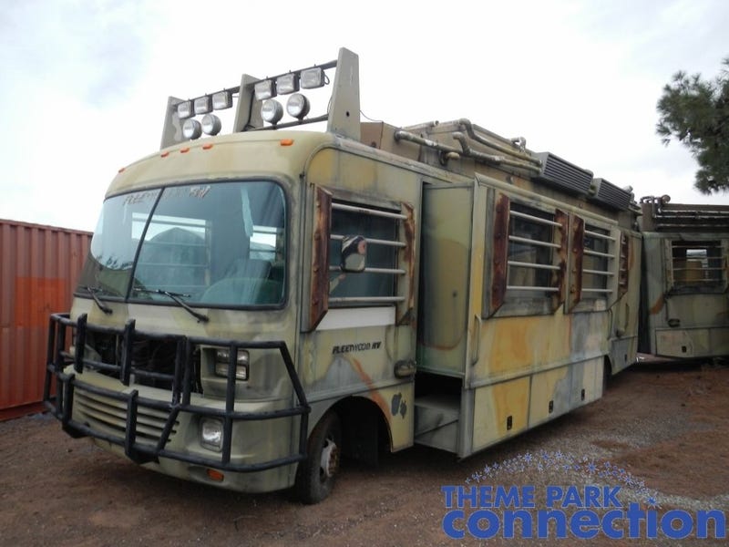 Illustration for article titled This Jurassic Park Mobile Lab RV Would Go Great With Your Raptor Cage