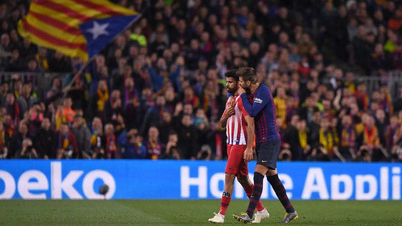 Illustration for article titled Diego Costa Red Carded For Threatening To Poop On Referee's Mother