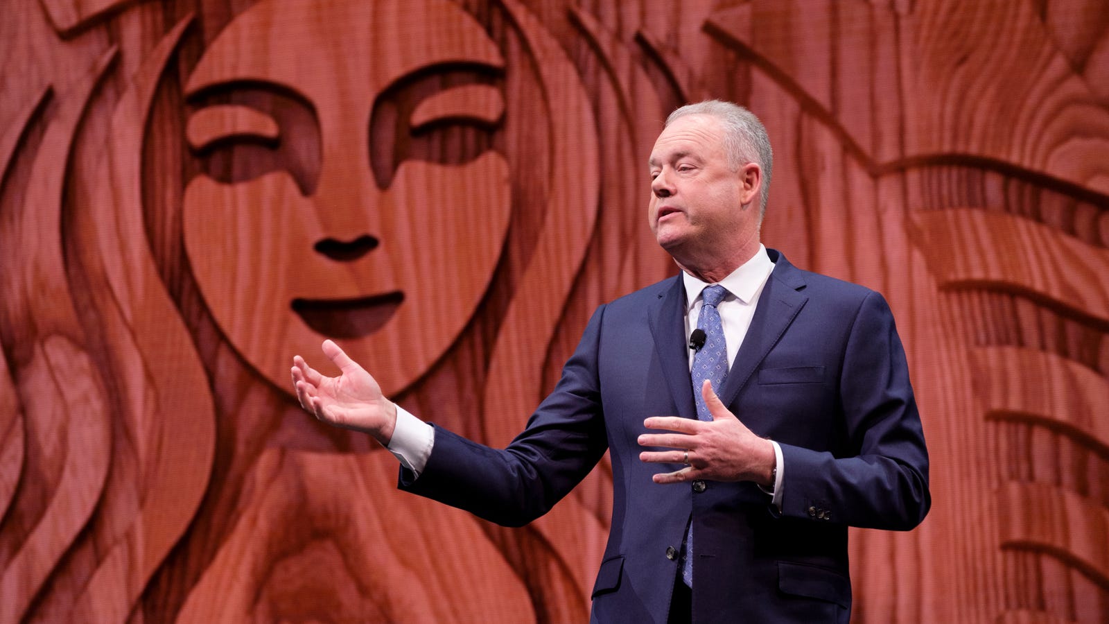 Starbucks CEO Apologizes, Says He Wants to Meet With the 2 Men Arrested in Philly