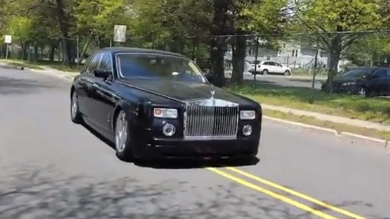 This Terribly Abused Broken Rolls Royce Is Worth 290 000
