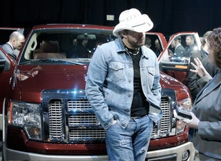 Illustration for article titled Detroit Auto Show: 2009 Dodge Ram Versus 2009 Ford F-150