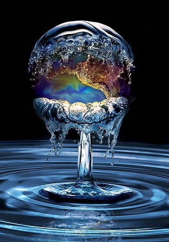 Illustration for article titled New evidence that we could build water farms in space