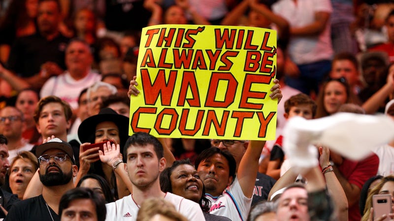 Illustration for article titled Heat Fans Made Sure To Give Paul Pierce A Memorable Send-Off, Too