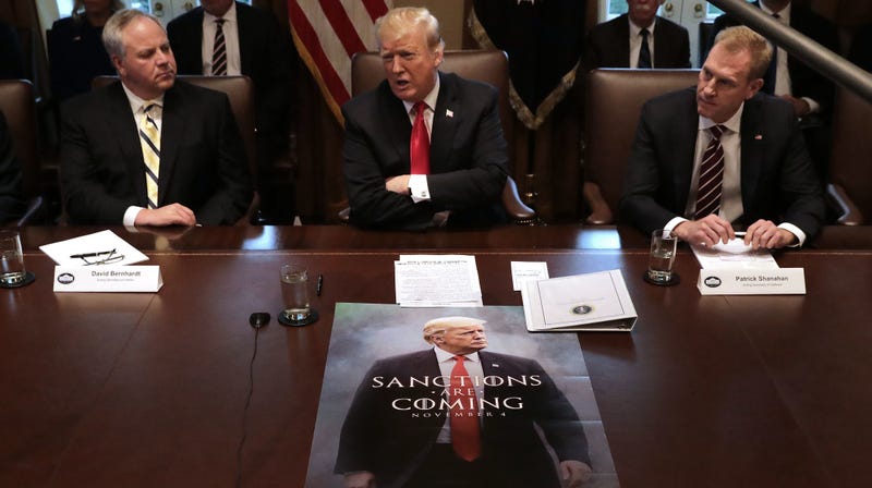 Illustration for article titled Trump White House still trying to push federal policy via shitty Game Of Thrones memes