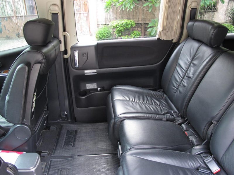 2008 Nissan Elgrand: The Oppositelock Review