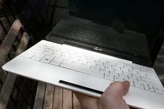 Illustration for article titled The Netbook Conspiracy: Intel and Microsoft Collude to Keep Netbooks Crappy