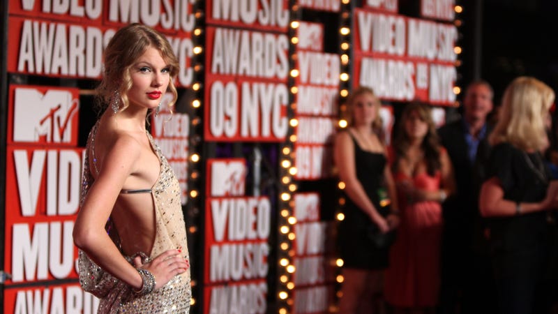 Illustration for article titled New Taylor Swift Album, Same Old Drama