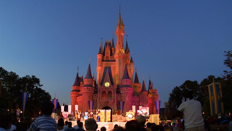 Illustration for article titled It's a Straw-Free World After All As Disney Announces Straw Ban