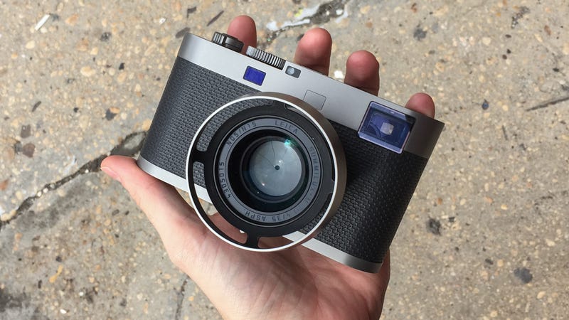 Illustration for article titled Shooting With Leica's Nutty No-Screen Camera Is Half Joy, Half Fantasy