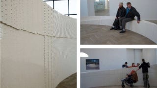Illustration for article titled 270,000 Lego Bricks Make Up this Great Wall of Lego