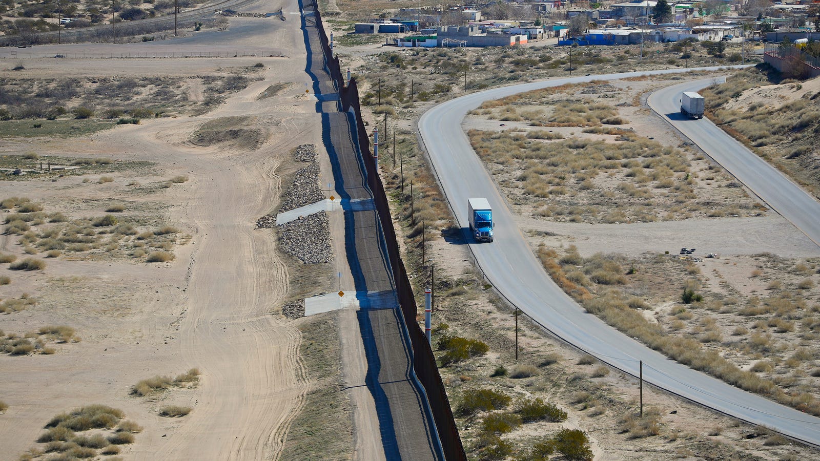 PayPal, GoFundMe Yank Accounts for Far-Right Militia Rounding Up Migrants at Border