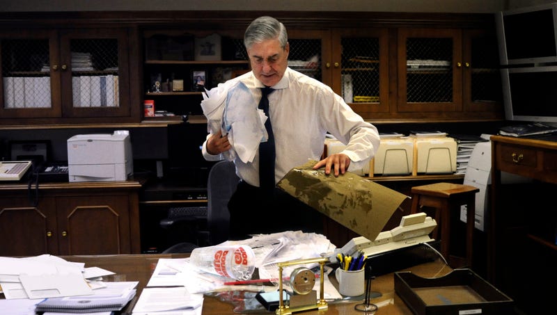 Illustration for article titled Mueller Scrambling After Accidentally Spilling Whole Big Gulp All Over Russia Evidence