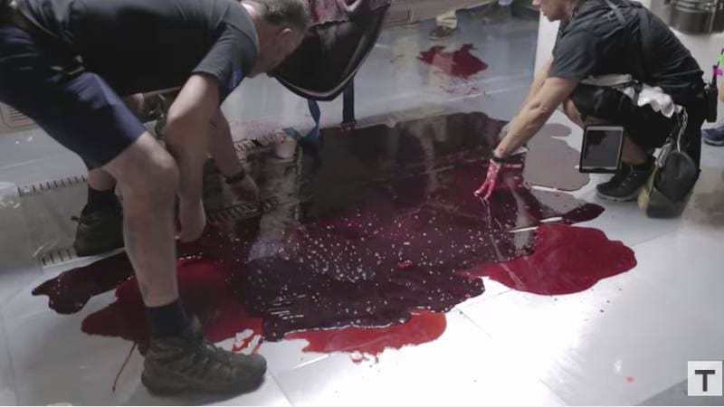 Screenshot: Alien Covenant's Armor, Weapons, And Blood Effects!